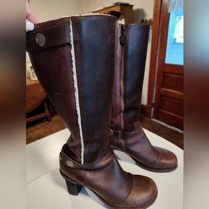 Timberland Sherpa lined leather upper boots